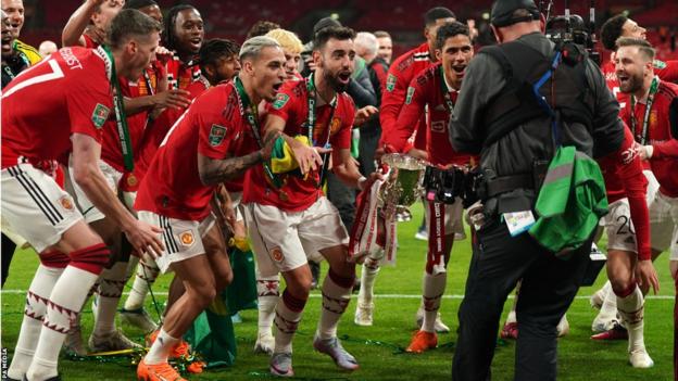 Man Utd 2-0 Newcatsle: Ten Hag có danh hiệu đầu tiên 1 Man Utd có danh hiệu lớn đầu tiên sau 6 năm chờ đợi