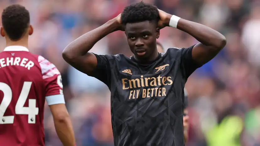 Bukayo Saka rút lui khỏi đội tuyển Anh