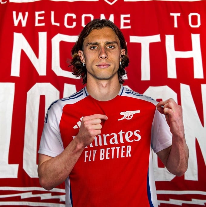 Arsenal mang về tân binh đầu tiên ở mùa hè 1 Arsenal mang về tân binh đầu tiên ở mùa hè 2024